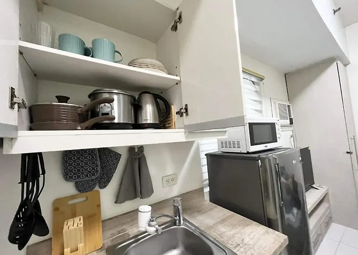 Apartment Kl Tower Makati Near Aim, Greenbelt 90mbps Wifi